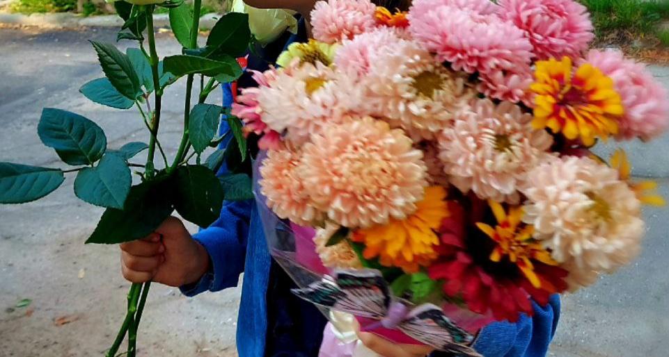 Во сколько обойдутся родителям цветы на 1 сентября