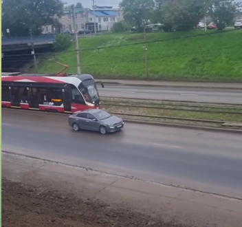 Автобусы и трамваи вернулись на прежние маршруты в Череповце