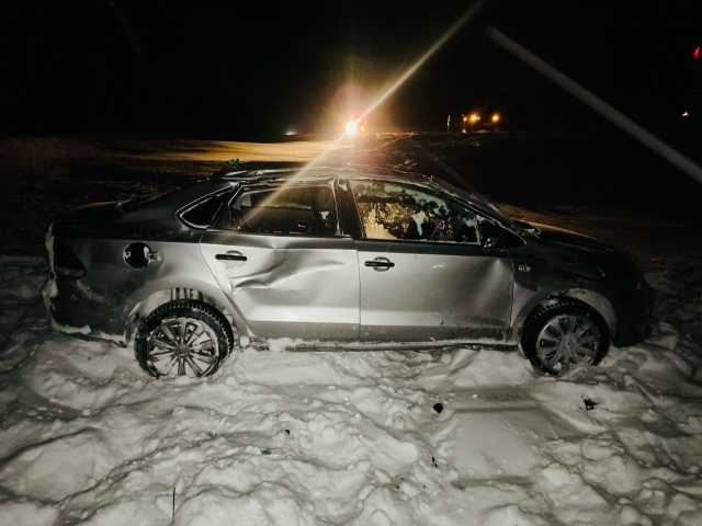 ДТП в Чагодощенском округе: автомобиль перевернулся, есть пострадавшая