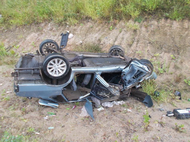 Два юноши на ВАЗ-2115 перевернулись в Тарногском округе