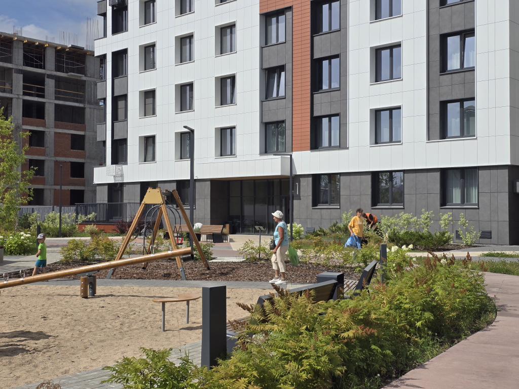 Ключ Возрождения двор.jpg Ключ Возрождения двор.jpg