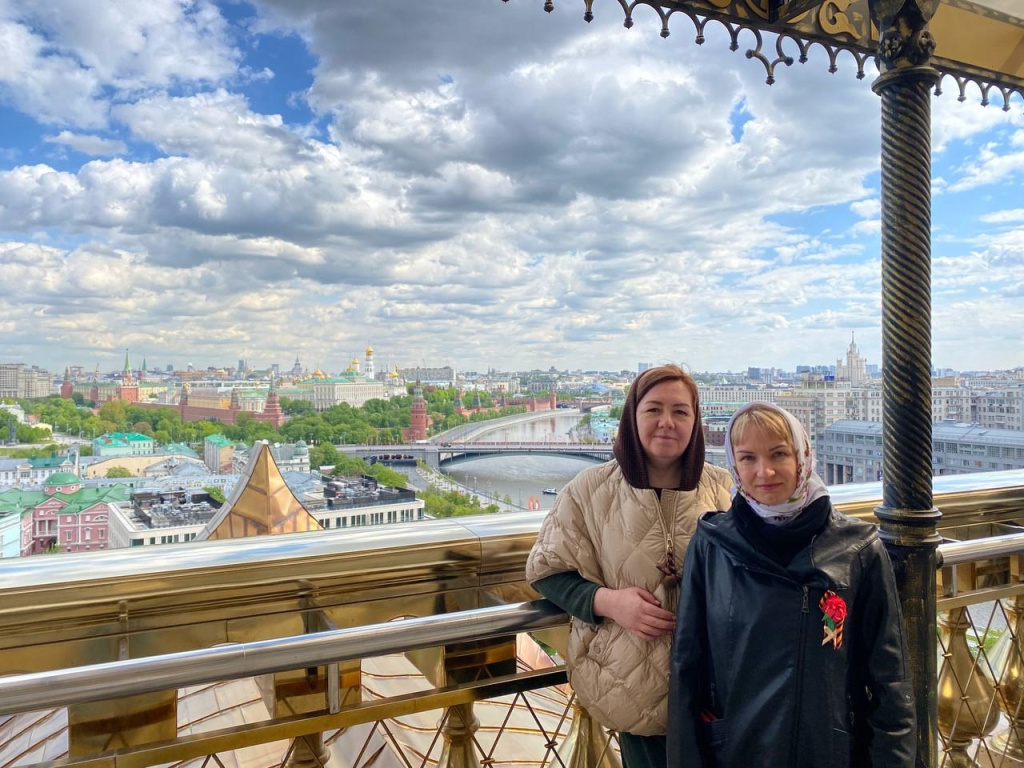 Виктория и Анастасия - Москва.jpg