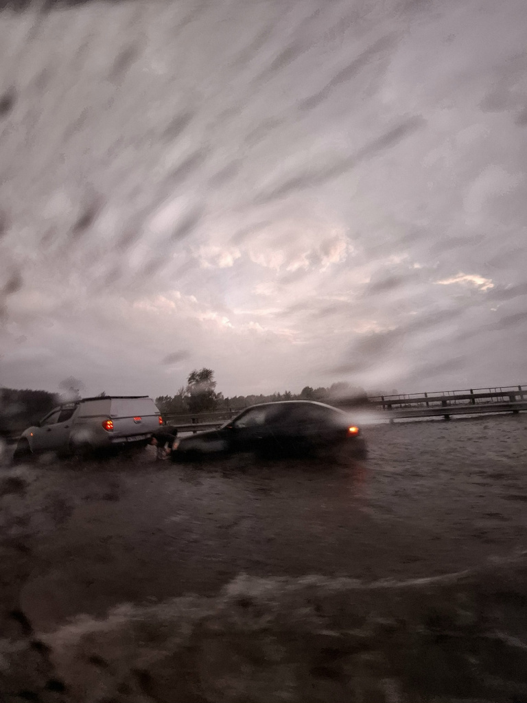 мост октябрьский вода 1.jpg