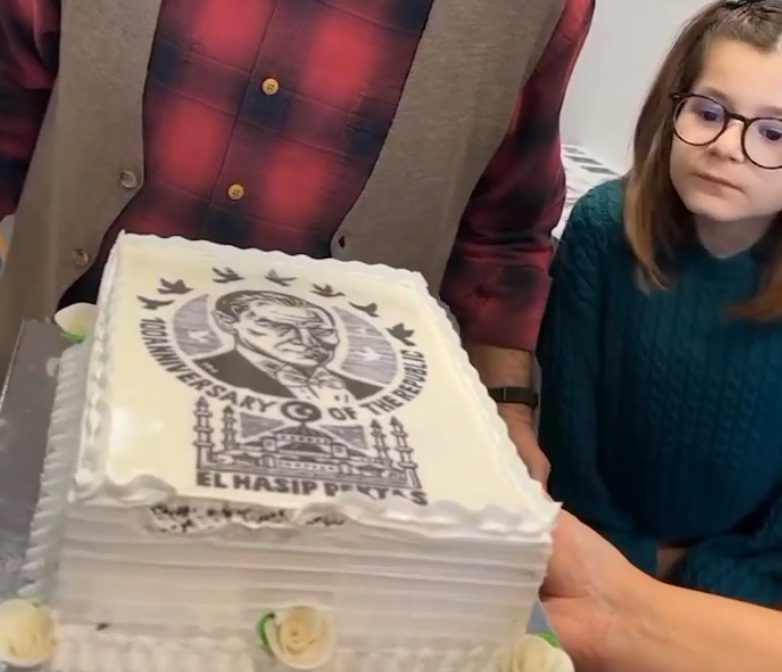 1 торт с эклибрисом.jpg