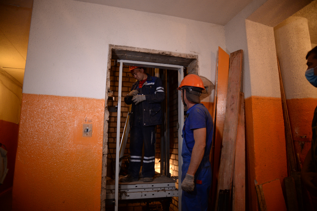 лифт ремонт фото Ташева.JPG