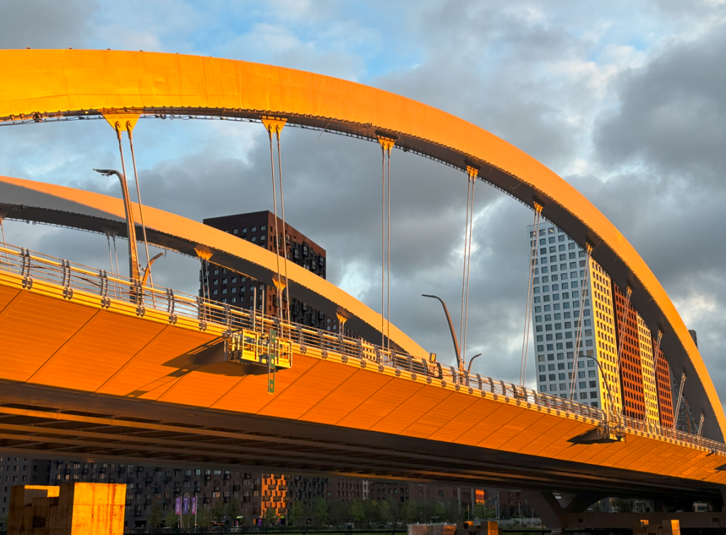 Арочный мост Москва.png