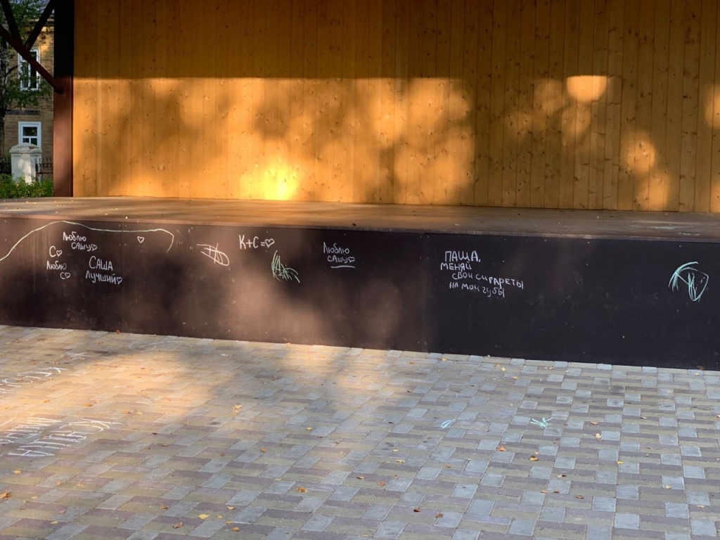 b8c2afd9-3fd7-436c-9d99-105e68cdbda6.jpg b8c2afd9-3fd7-436c-9d99-105e68cdbda6.jpg