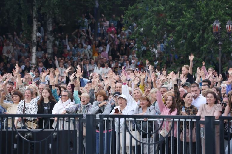 Индустрия вдохновения - зрители.JPG