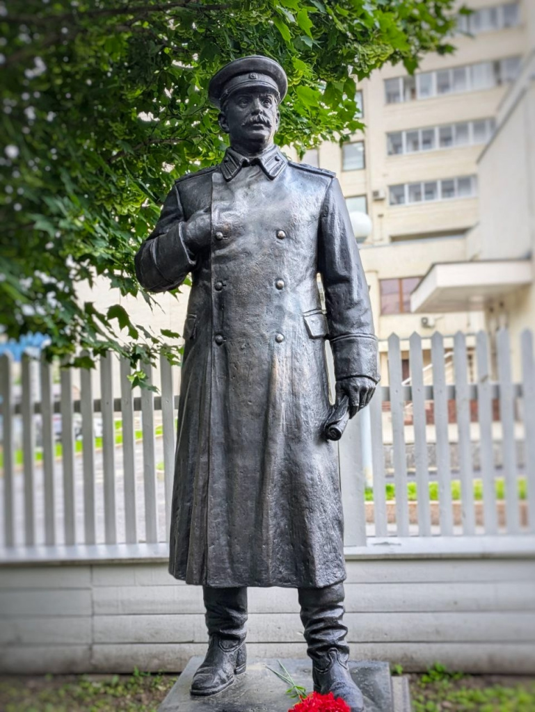 Сталин.jpg