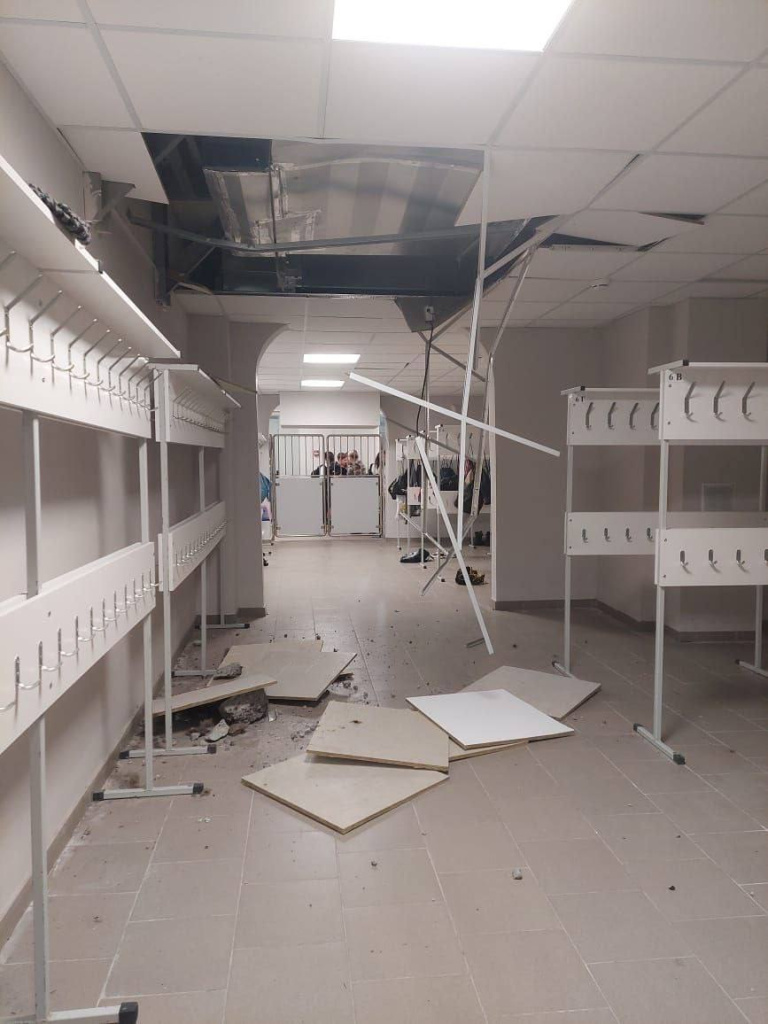 школа 40 потолок.jpg