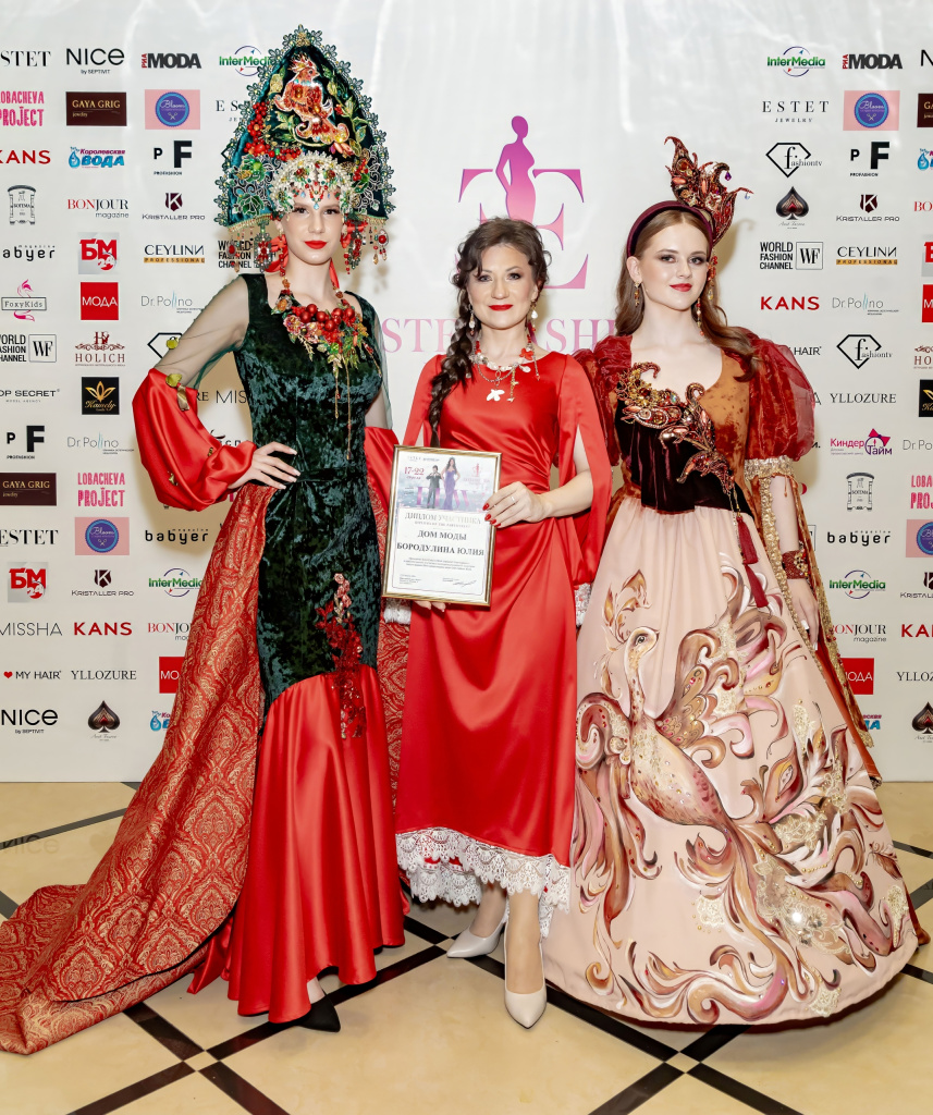 кокошники 1 фото предоставлено Бородулиной.jpg