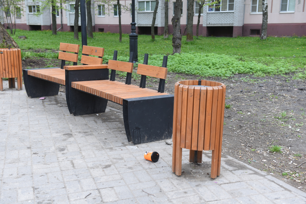 скамейка сквер круг.JPG