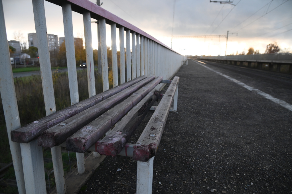 _скамейка платформа.JPG