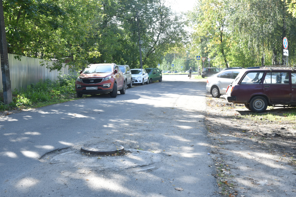 Верещагина рядом со школой 35.JPG